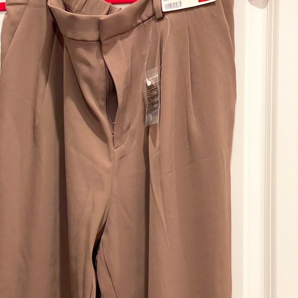Uniqlo pants NWT Size XL - brown
